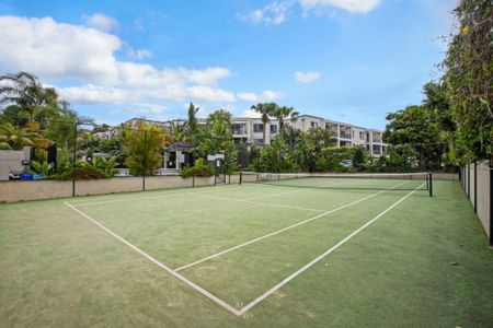 Oversized 3 Bedroom Townhouse In Bay Garden Complex - Photo 4