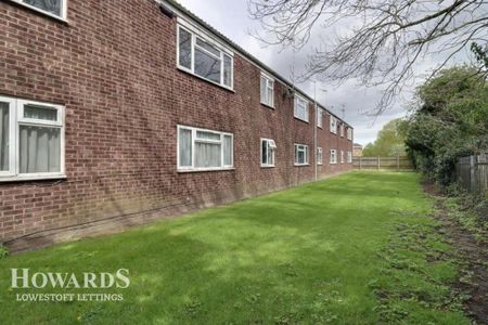 2 bedroom maisonette to rent - Photo 5