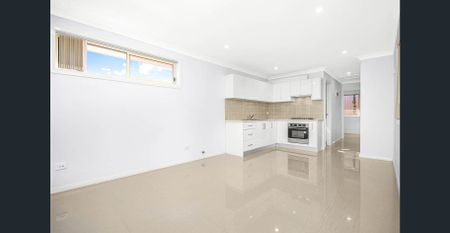 3 BEDROOMS GRANNY AT CONVENIENT LOCATION! - Photo 2