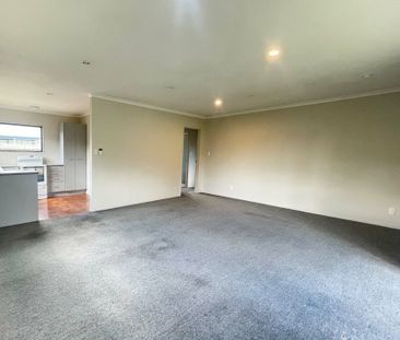 3 Bedroom + Sleep-out - Photo 2