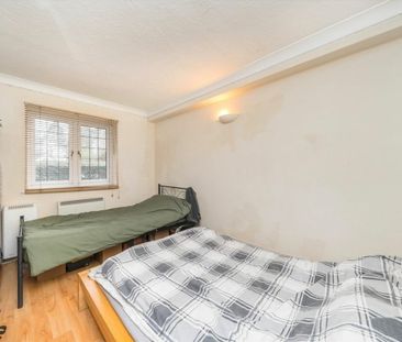 Hook Road, KT6, London - Photo 3