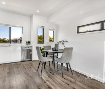 A Private, Light-Filled Townhome - Photo 5