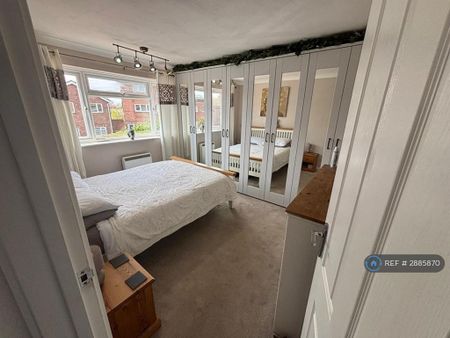 2 bedroom flat to rent - Photo 5