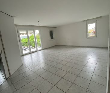Helle 4.5-Zimmer-Wohnung mit Balkon und schöner Aussicht in Zofingen - Photo 1