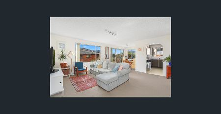 Easy Living In Prime Location - Photo 3