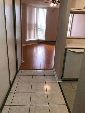 For Lease - 2466 Eglinton Avenue Unit# 817, Toronto, Ontario - Photo 2