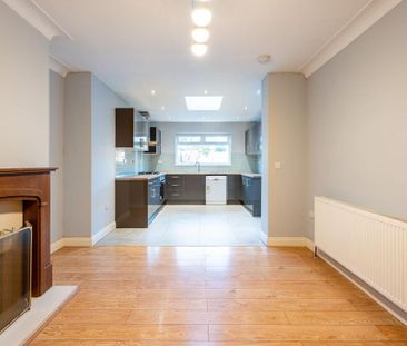 3 bedroom semi-detached house to rent - Photo 4