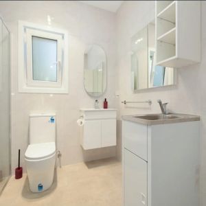 Stylish Villa-Style Living in a Peaceful and Convenient Location - Photo 3