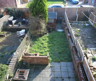 3 bedroom terraced house to rent - Photo 3