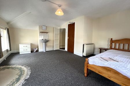 St Alban Street - Photo 4