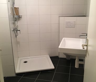 Appartement atypique de 2.5 pces au 2ème étage ! - Foto 5