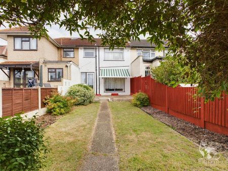 Benhurst Avenue, Hornchurch, RM12 - Photo 4