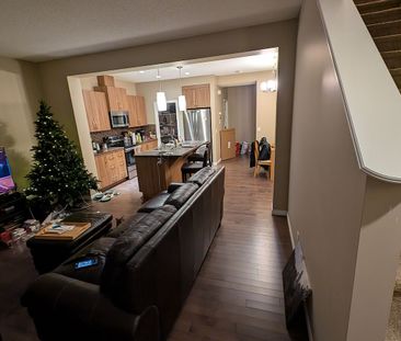 70 Evansridge Crescent Northwest, Calgary - Photo 2