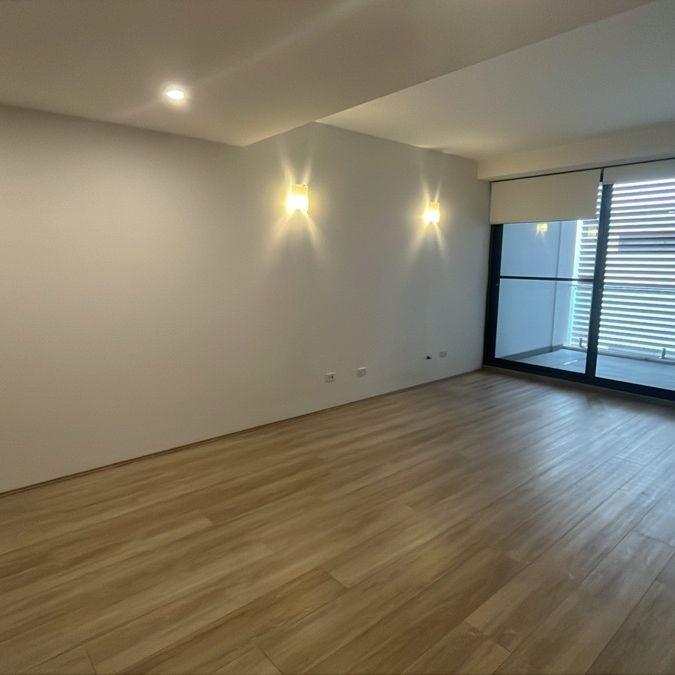 one bedroom affordable housing apartment - Photo 1