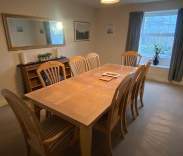 4 bedroom detached house to rent - Photo 2