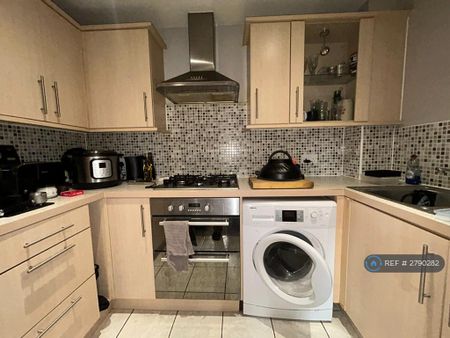 2 bedroom terraced house to rent - Photo 3