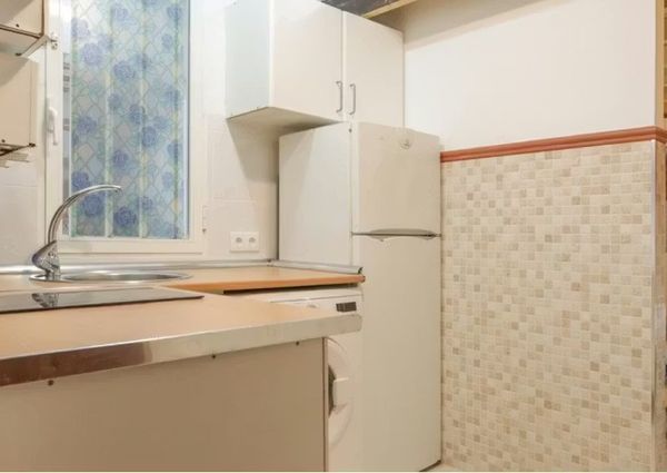 Calle de Linneo, Madrid, Community of Madrid 28005