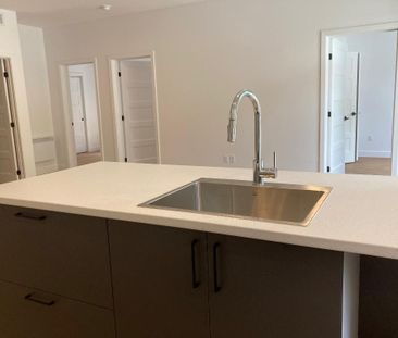 5 1/2 à louer pour 1er juillet et 1er août à St-Hyacinthe - Condo /... - Photo 2