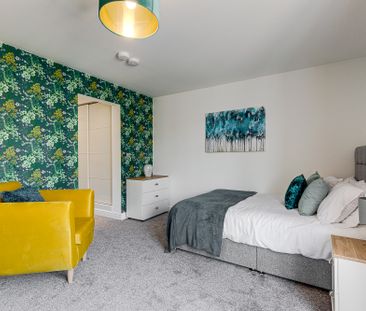 SINGLE PROFESSIONALS ONLY REQUIRED FOR LARGE CONTEMPORARY ROOM IN 5... - Photo 2