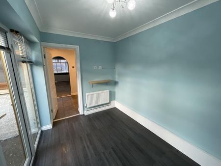 2 bedroom terraced house to rent - Photo 4