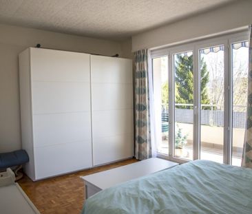 Calme et verdoyant – 3.5 pièces au 3ème étage avec balcon - Photo 2