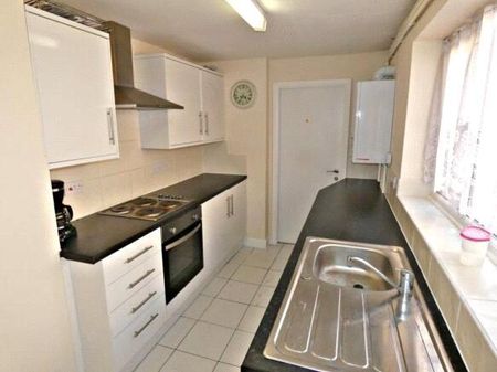 2 bedroom terraced house to rent - Photo 5