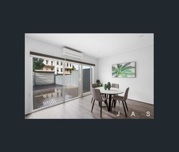 Spacious Modern Living. - Photo 4