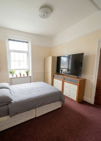 Room in a Shared Flat, West Ham Lane, E15 - Photo 4