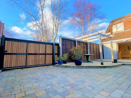 Rowanbyrn, Blackrock, Co. Dublin - Photo 3