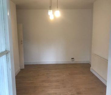 3 Bed Terraced House, St. Andrews Road, IG1 - Photo 3