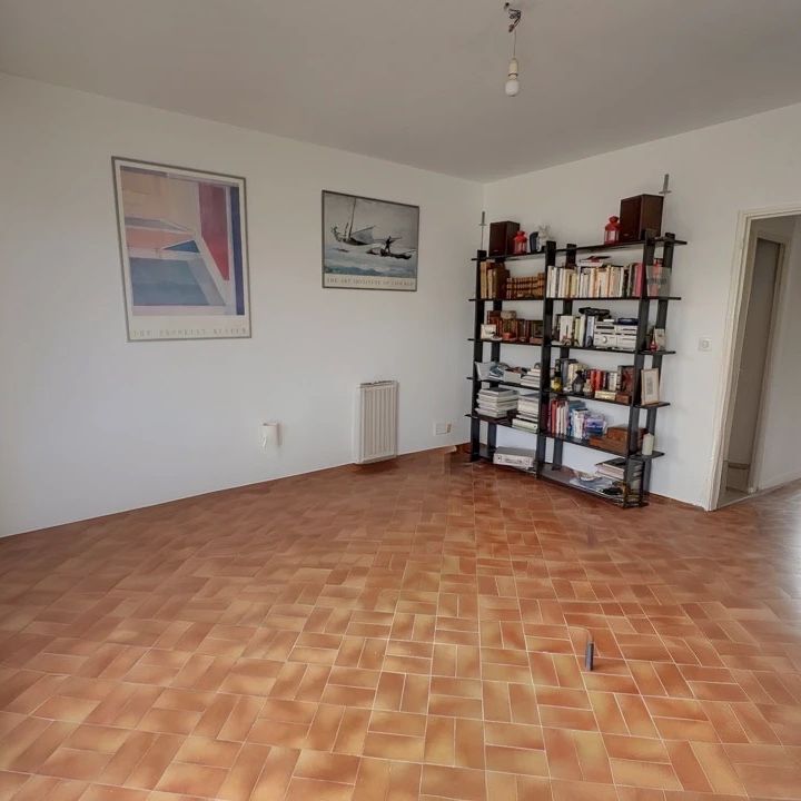 Location Appartement 3 pièces 74m² AIX EN PROVENCE 90ème - Photo 1