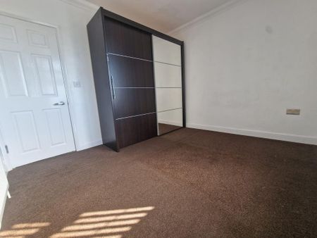 2 bedroom semi-detached house to rent - Photo 4