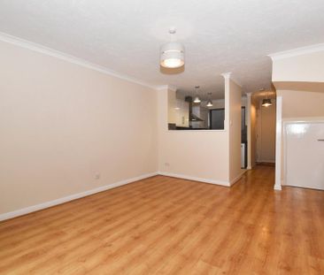 2 bedroom end of terrace house to rent - Photo 3