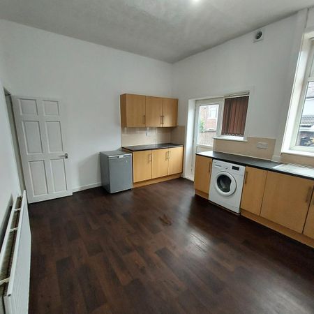 2 bedroom terraced house to rent - Photo 2