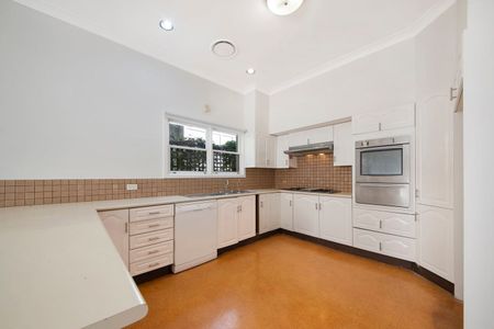 7 Illoura Avenue, Wahroonga - Photo 2