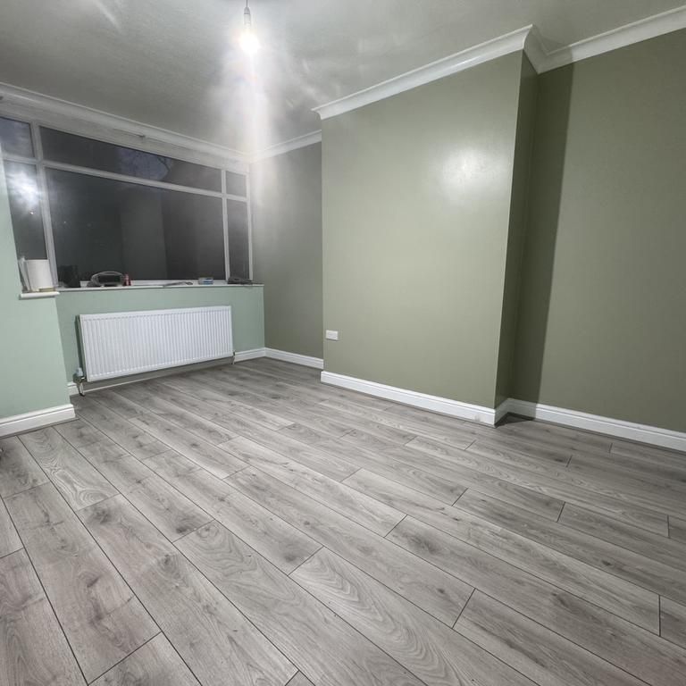 3 bedroom end of terrace house to rent - Photo 1