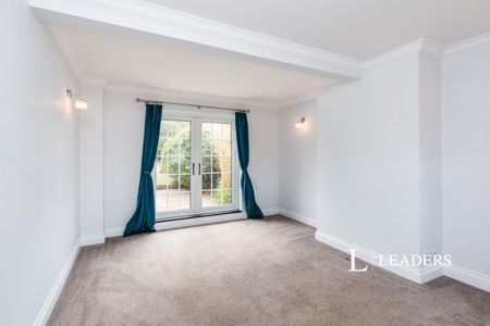 3 bedroom house to rent Send Road, Send, GU23 - Photo 5