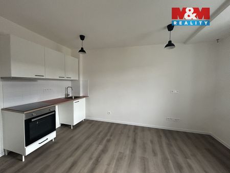 Pronájem bytu 2+1 48 m² - Fotografie 3