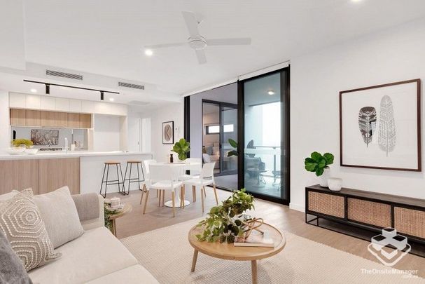 MILTON - HIGH FLOOR 2 BEDROOM 2 BATH ROOM APARTMENT WITH 1 CARPARK - Photo 1