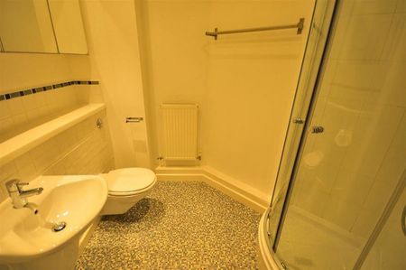 2 Bedroom Apartment To Let - Photo 4