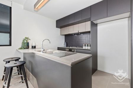 FULLY FURNISHED - Photo 3