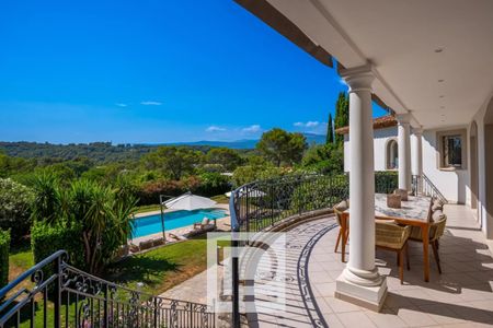 Villa familiale récente au calme absolu dans domaine privé avec piscine et tennis - Photo 2
