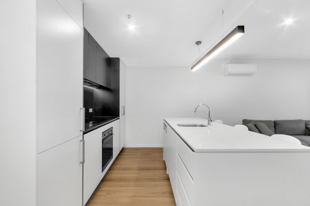 Close to EVERYTHING - Photo 4