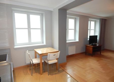 Atrakcyjny 2 pokojowy apartament na Starówce - Zdjęcie 3