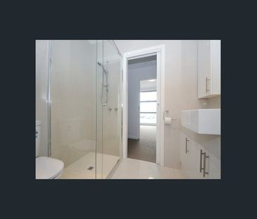 SPACIOUS, MODERN & BEACHSIDE - Photo 6