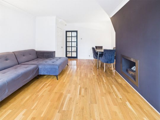 Barneby Close, Twickenham, Middlesex, TW2 - Photo 1