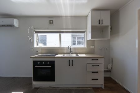 Two bedroom unit in Claudelands - Photo 2