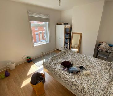 126 Leopold Street - Modern throughout & 2 BathroomsLoughborough - Photo 3