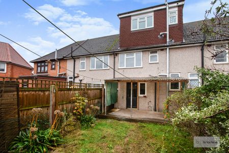 Campsey Road, RM9 - Photo 5