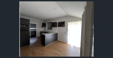 3 Bedroom Home With Great Shedding - Photo 5